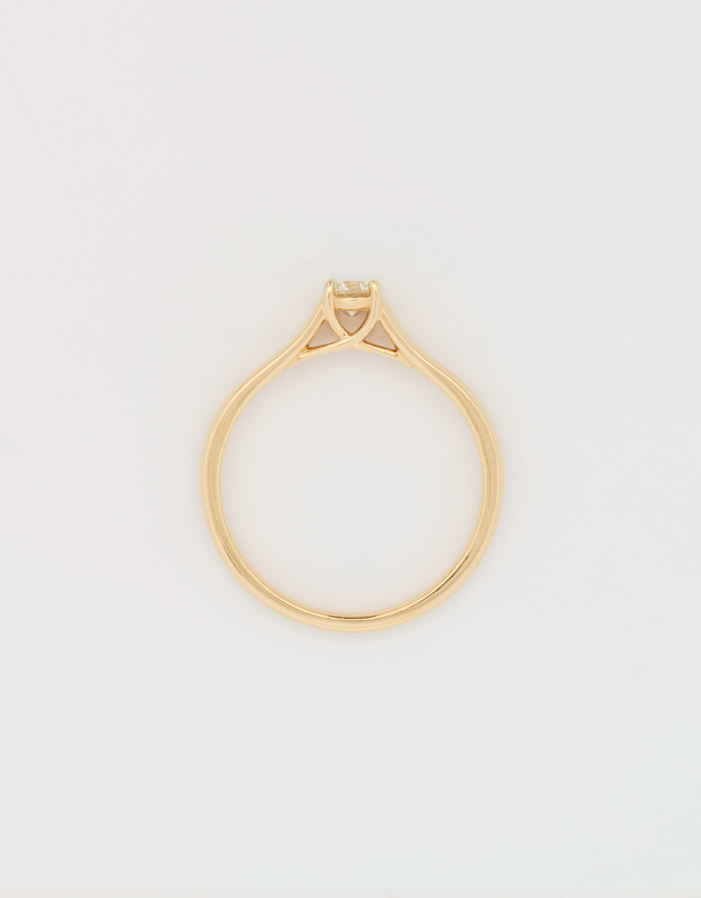Anillo solitario de 0.2 quilates oro amarillo 18k
