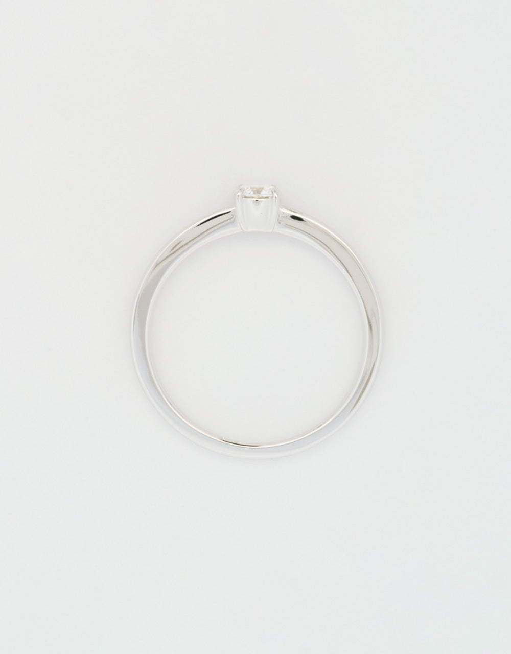 Anillo solitario de 0.24 quilates oro blanco 18k