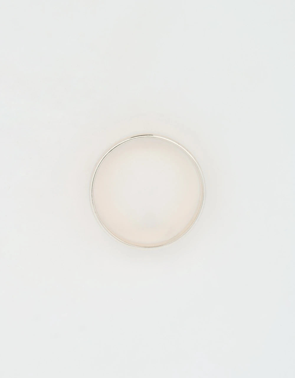 Argolla en oro blanco y oro amarillo de 18k
