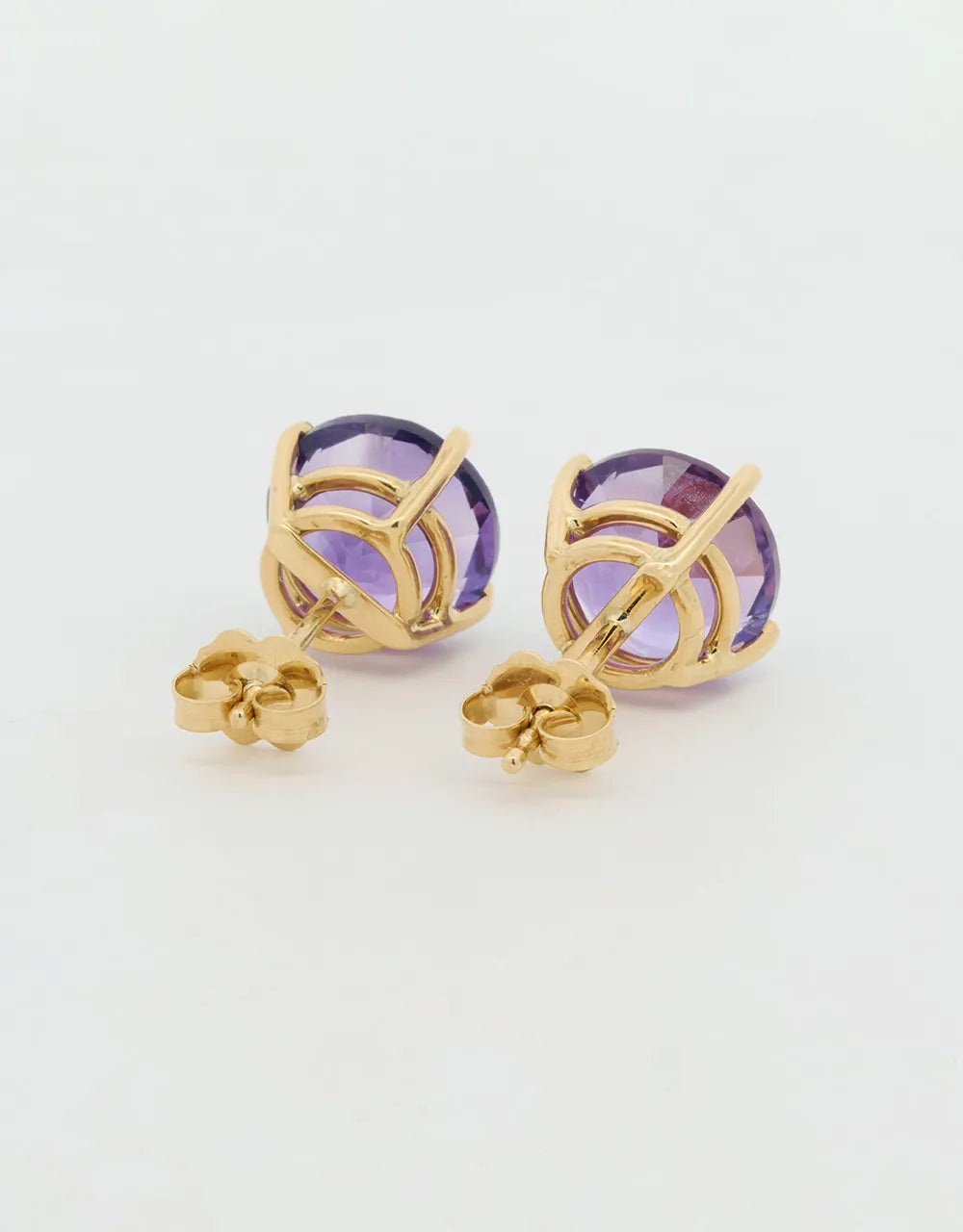 Topos de amatista 6.5 quilates en oro amarillo 18k