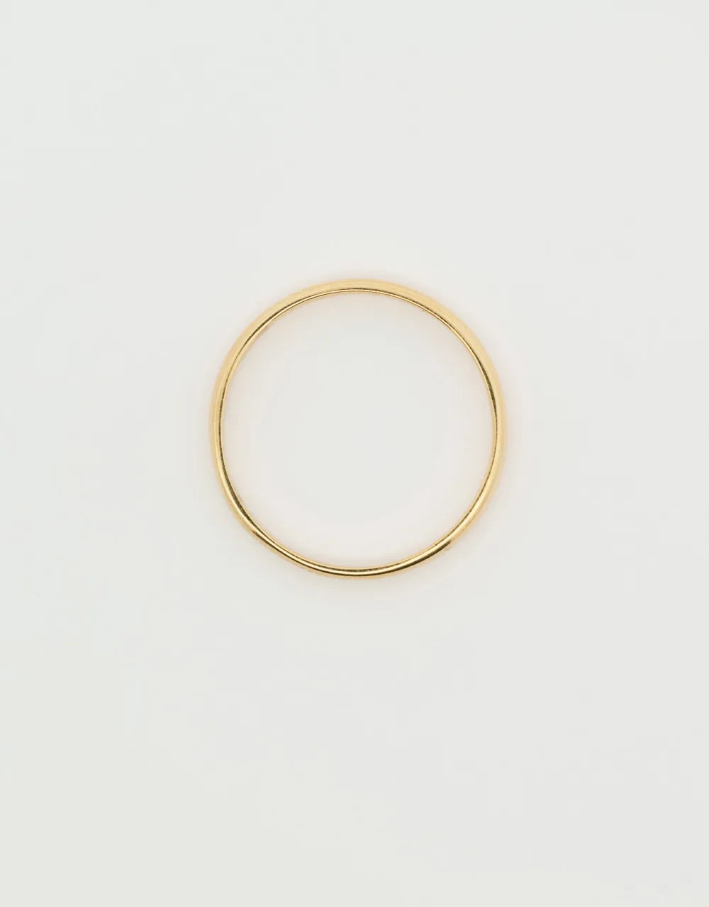 Argolla media caña de 1.8 mm en oro amarillo 18k