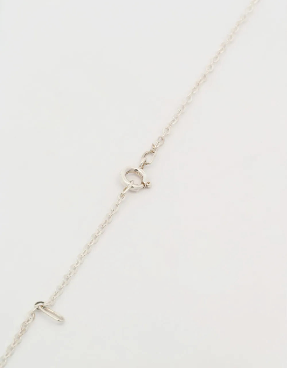 Cadena con letra inicial personalizable en plata 925