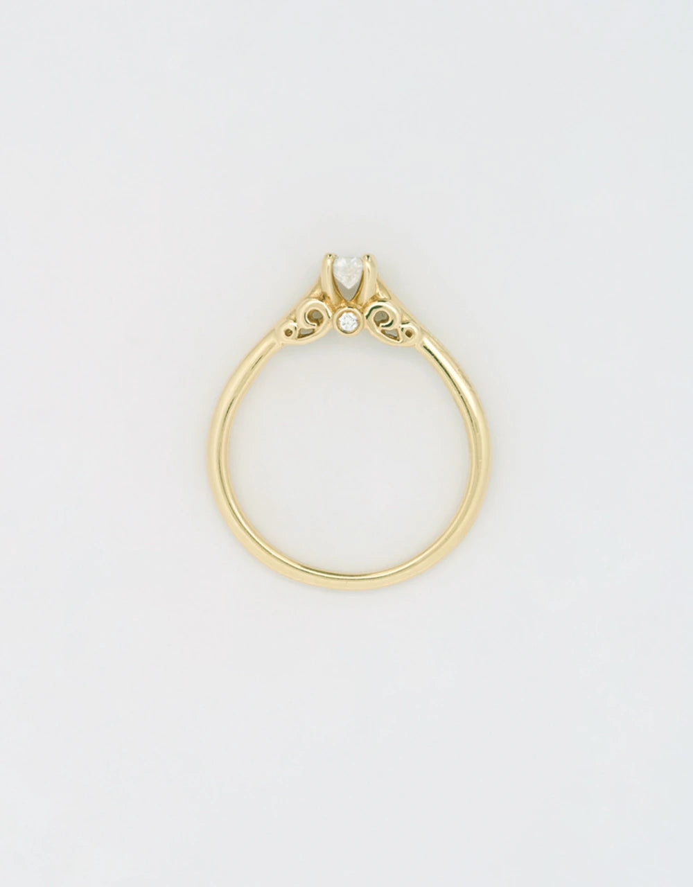 Anillo solitario diamante central de 0.21 quilates en oro amarillo 18k