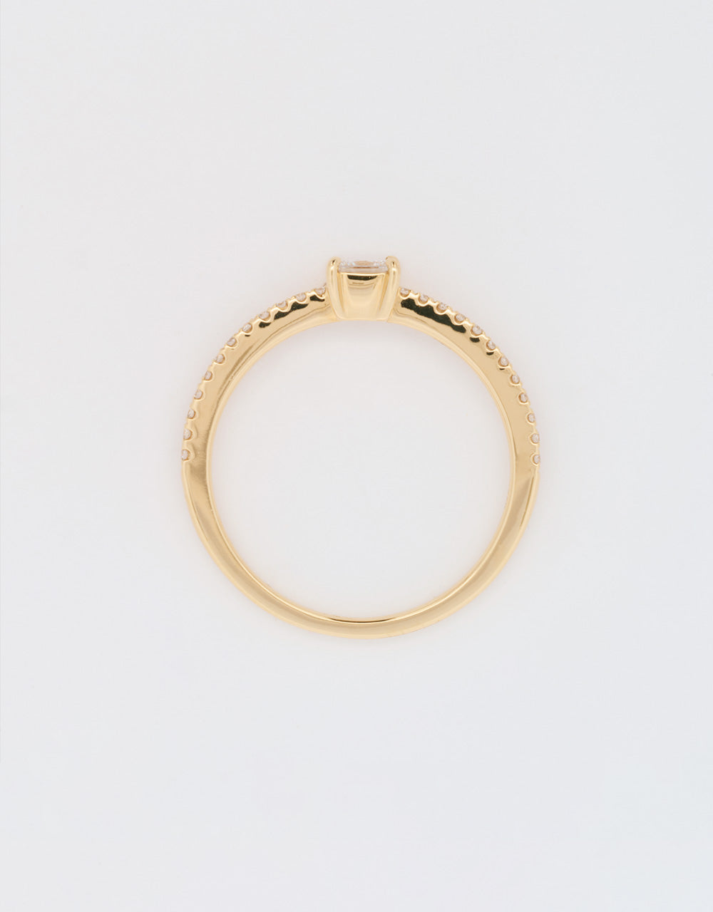 Anillo diamante central princess 0,39 quilates oro amarillo 18k