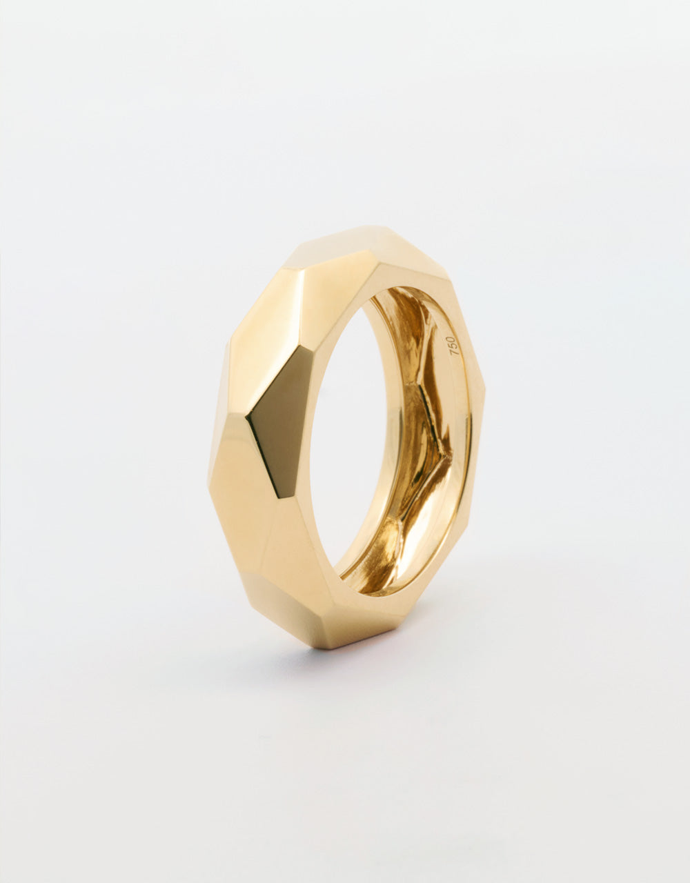 Argolla hexágono en oro amarillo 18k