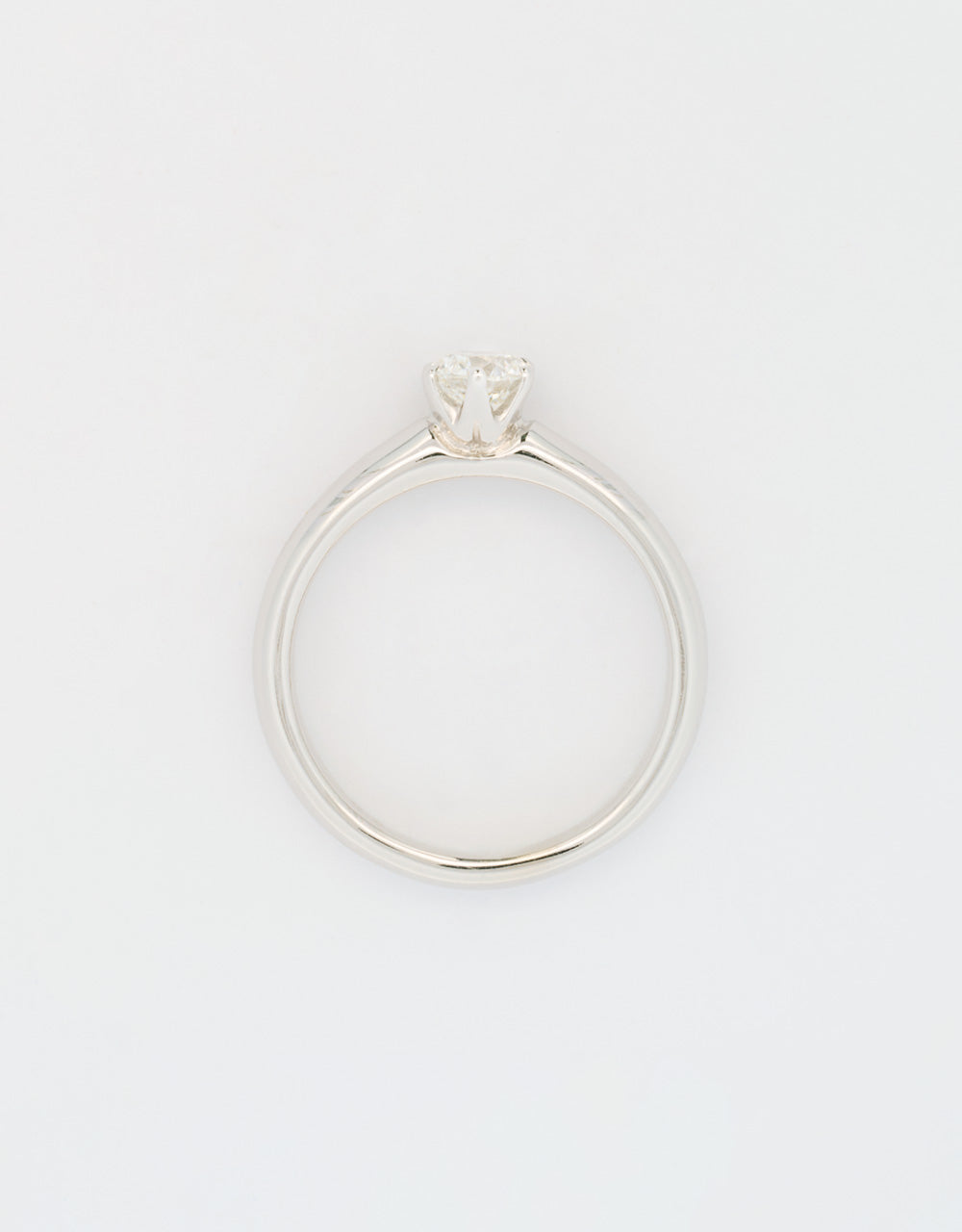 Anillo solitario de 0,5 quilates oro blanco 18k