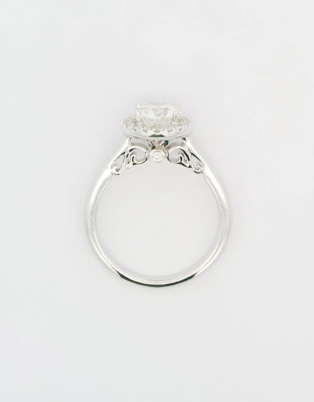 Anillo de diamantes piedra central de 1.25 quilates en oro blanco 18k