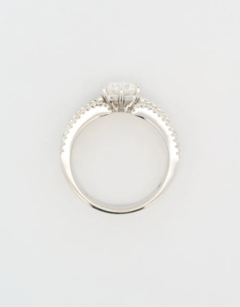 Anillo solitario diamante central de 1.07 quilates quilate en oro blanco 18k