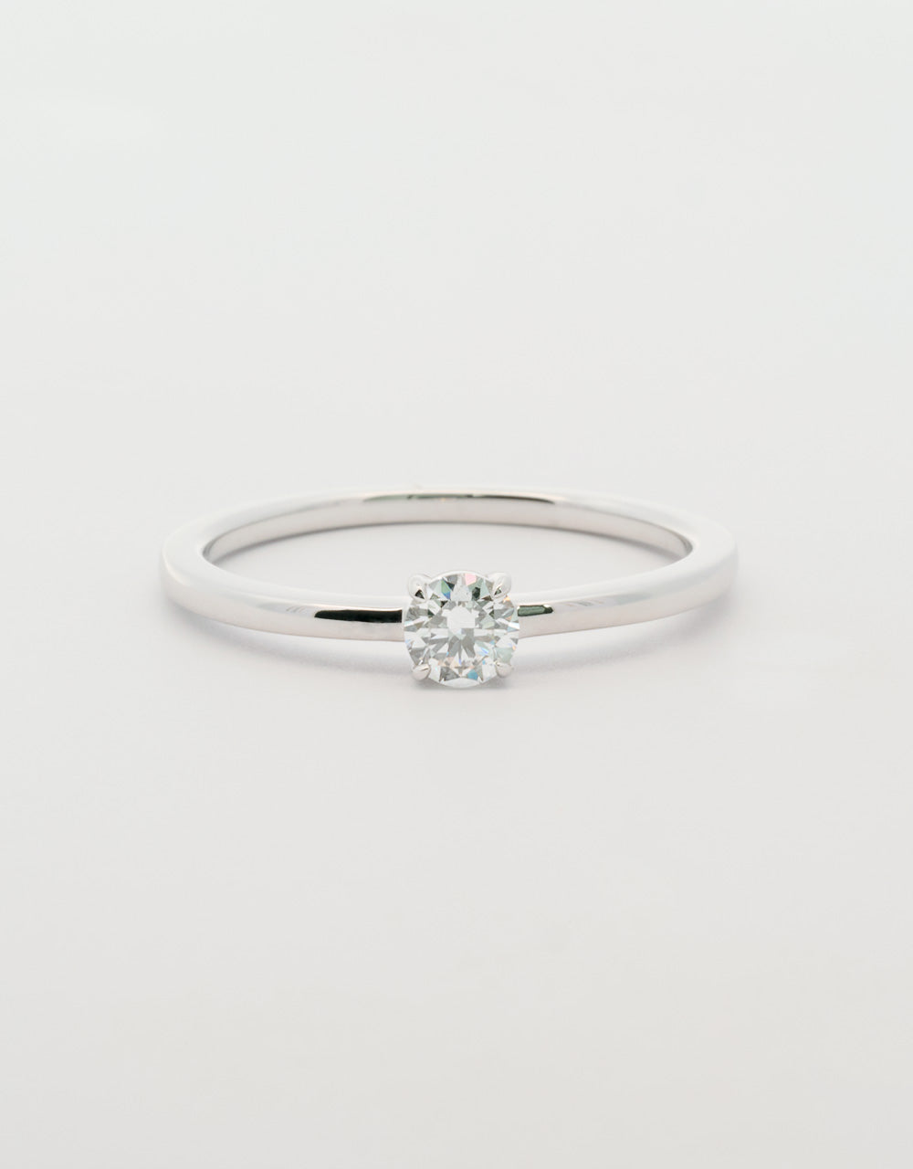 Anillo solitario de 0.24 quilates oro blanco 18k