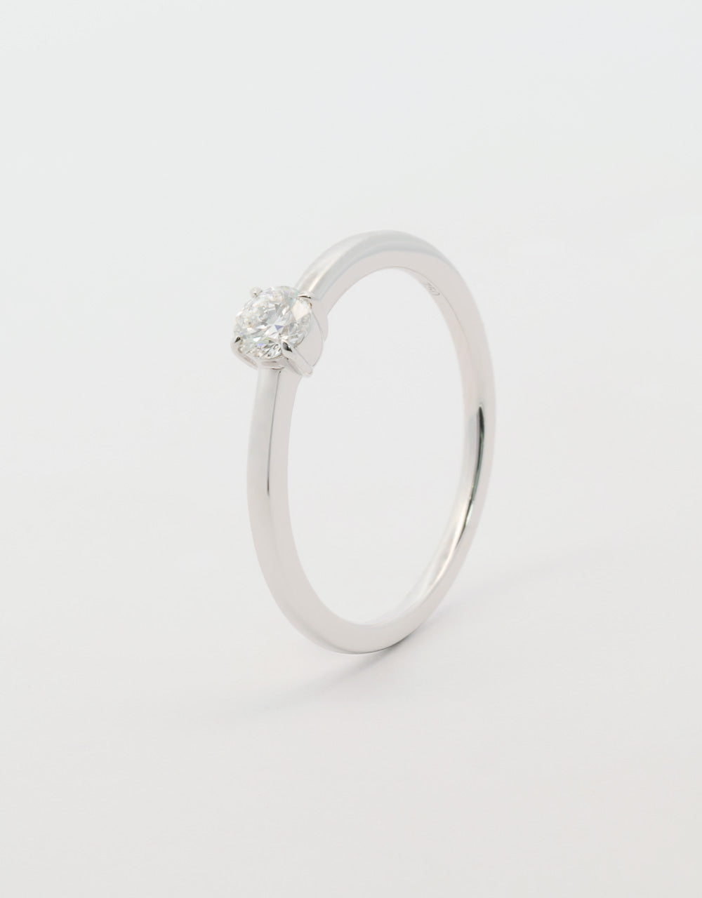 Anillo solitario de 0.24 quilates oro blanco 18k