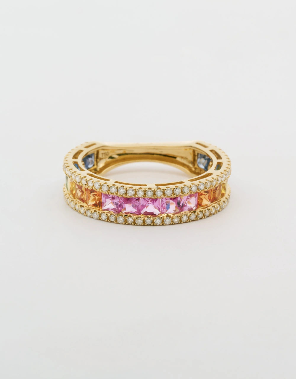 Argolla de zafiros de colores de 2.02 quilates en oro amarillo 18k