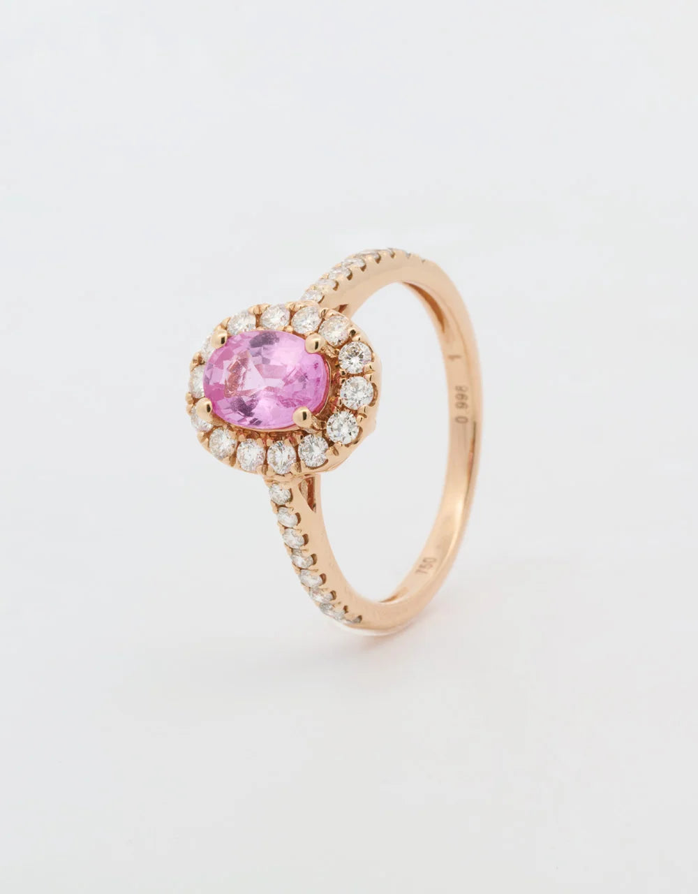 Anillo de zafiro de 0.99 quilates en oro rojo 18k