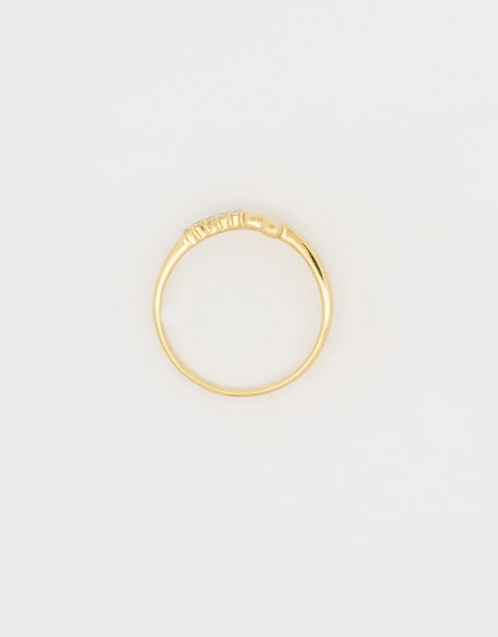 Anillo de cruz de diamantes de 0.05 quilates en oro amarillo 18k