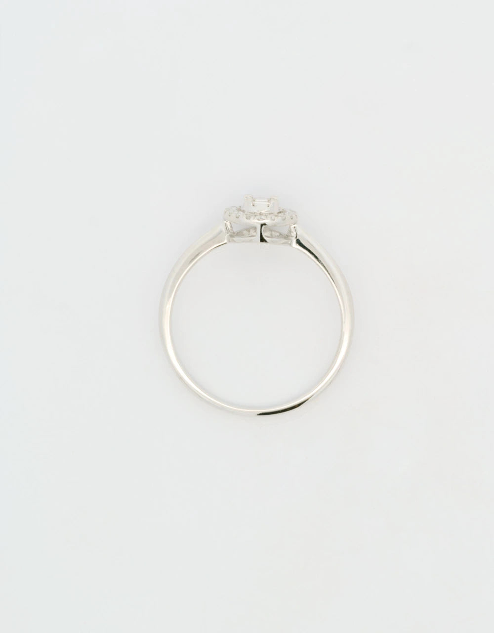 Anillo corona de diamantes de 0.19 quilates en oro blanco 18k