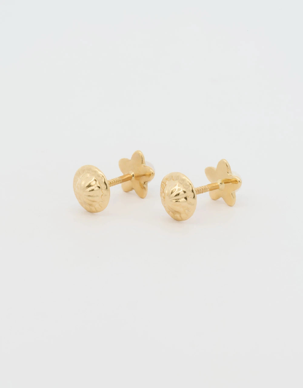 Topos mini flor perla en oro amarillo 18k