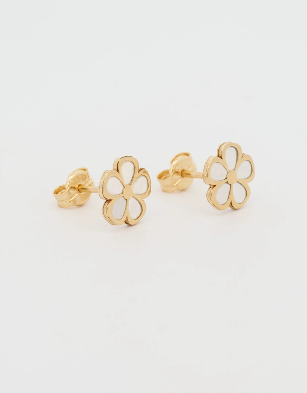 Topos flor nácar en oro amarillo 18k