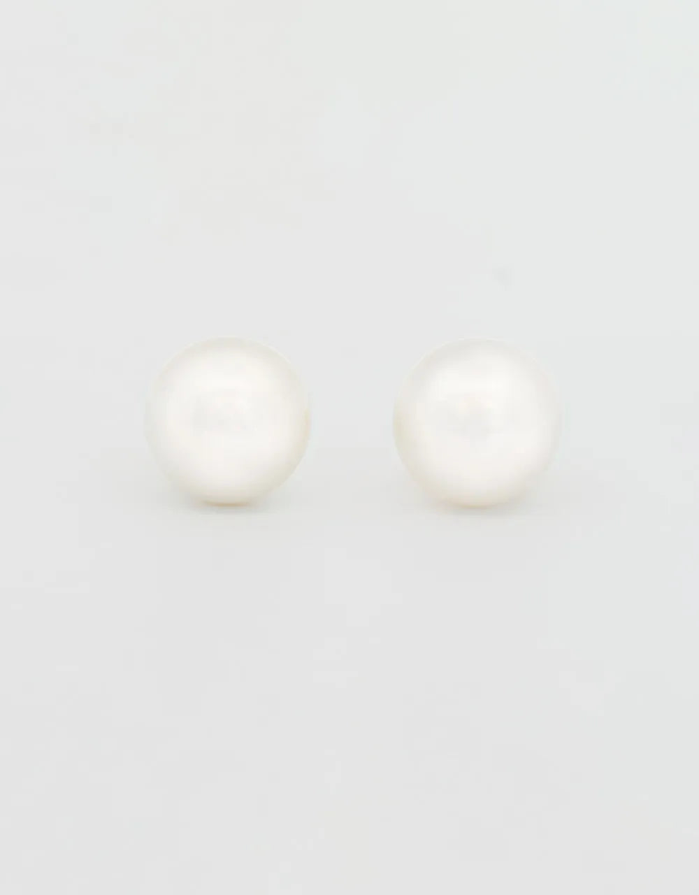 Topos perla en oro amarillo 18k