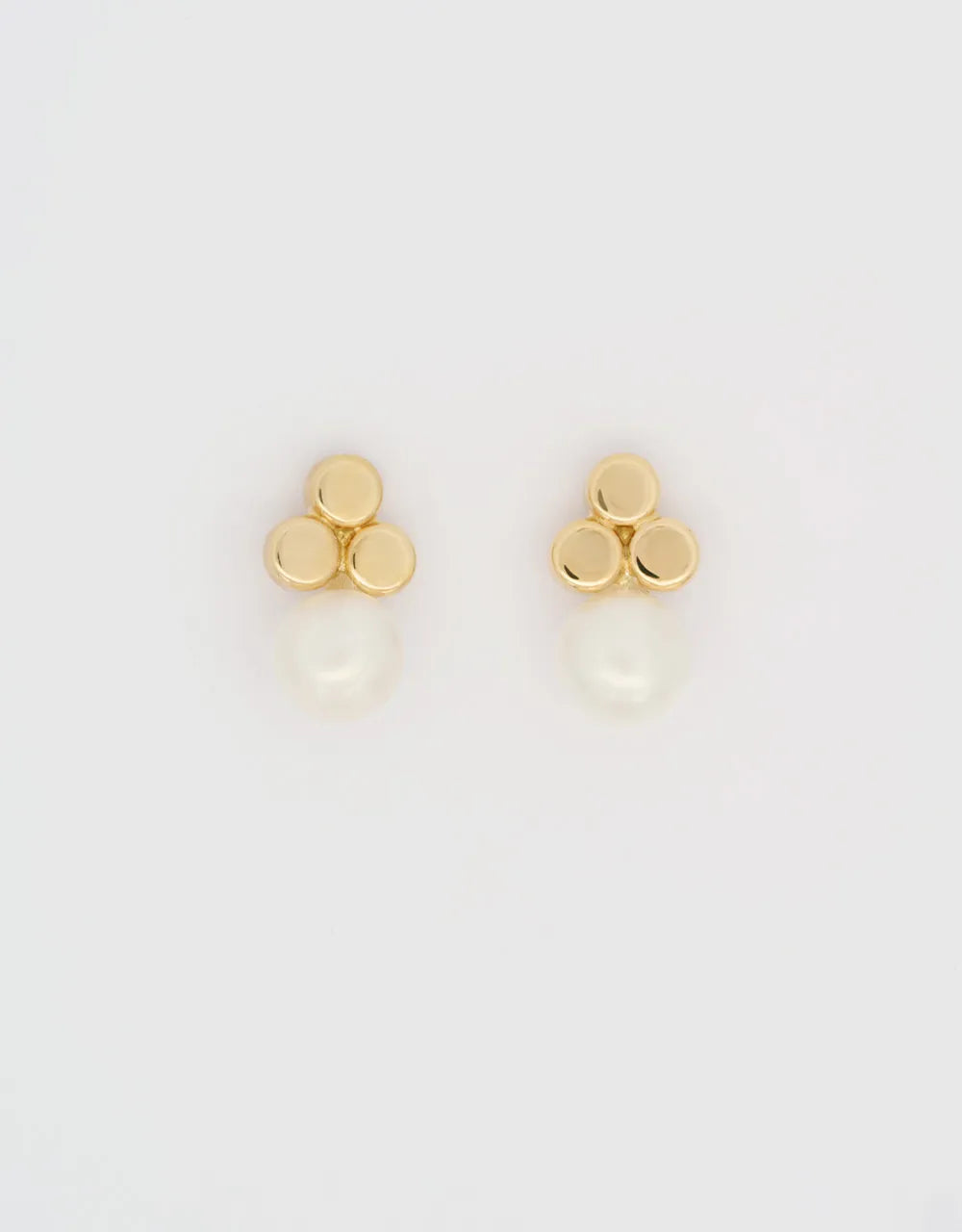 Aretes trebol en oro 18k con perla china de 6mm