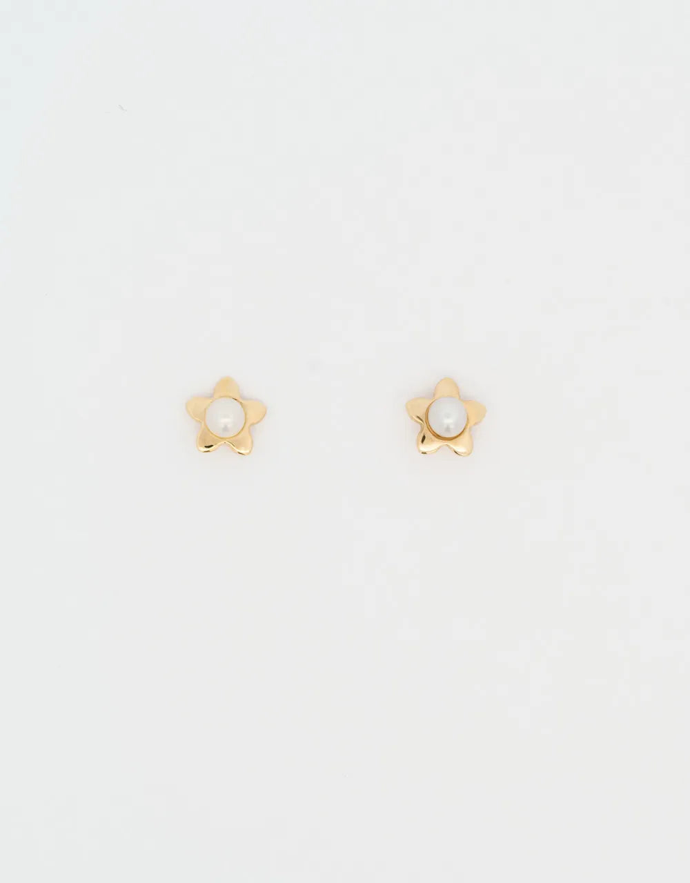 Topos mini flor perla en oro amarillo 18k