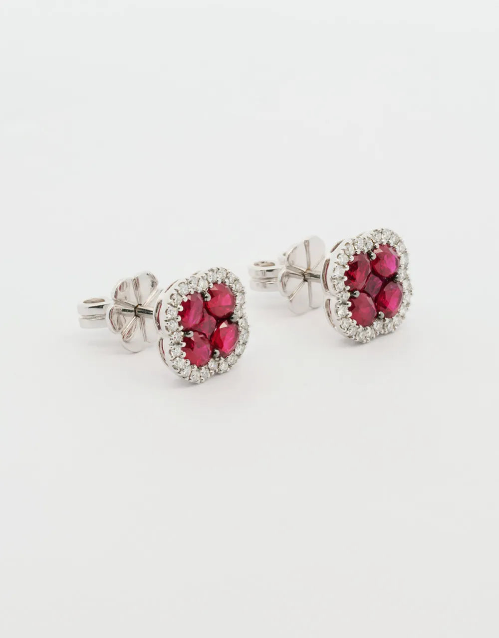 Topos trébol diamante rubí en oro blanco 18k