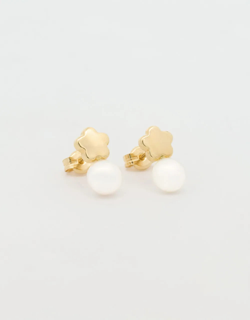Topos de perla y estrella en oro amarillo de 18k