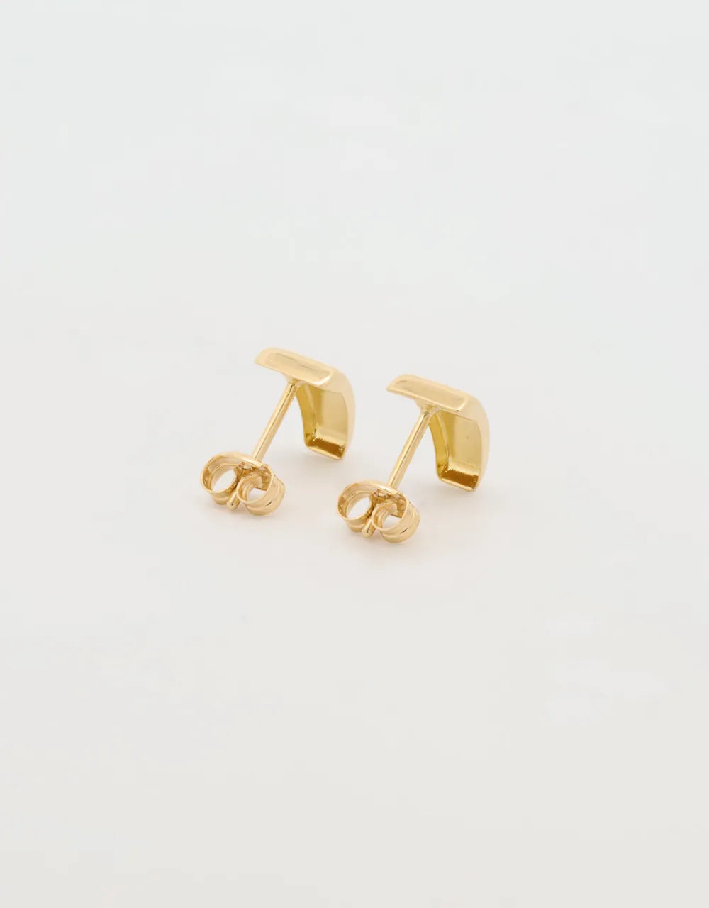Topos curvos en oro amarillo de 18k