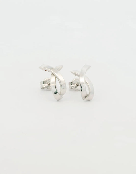 Topos entrelazados en oro blanco de 18k