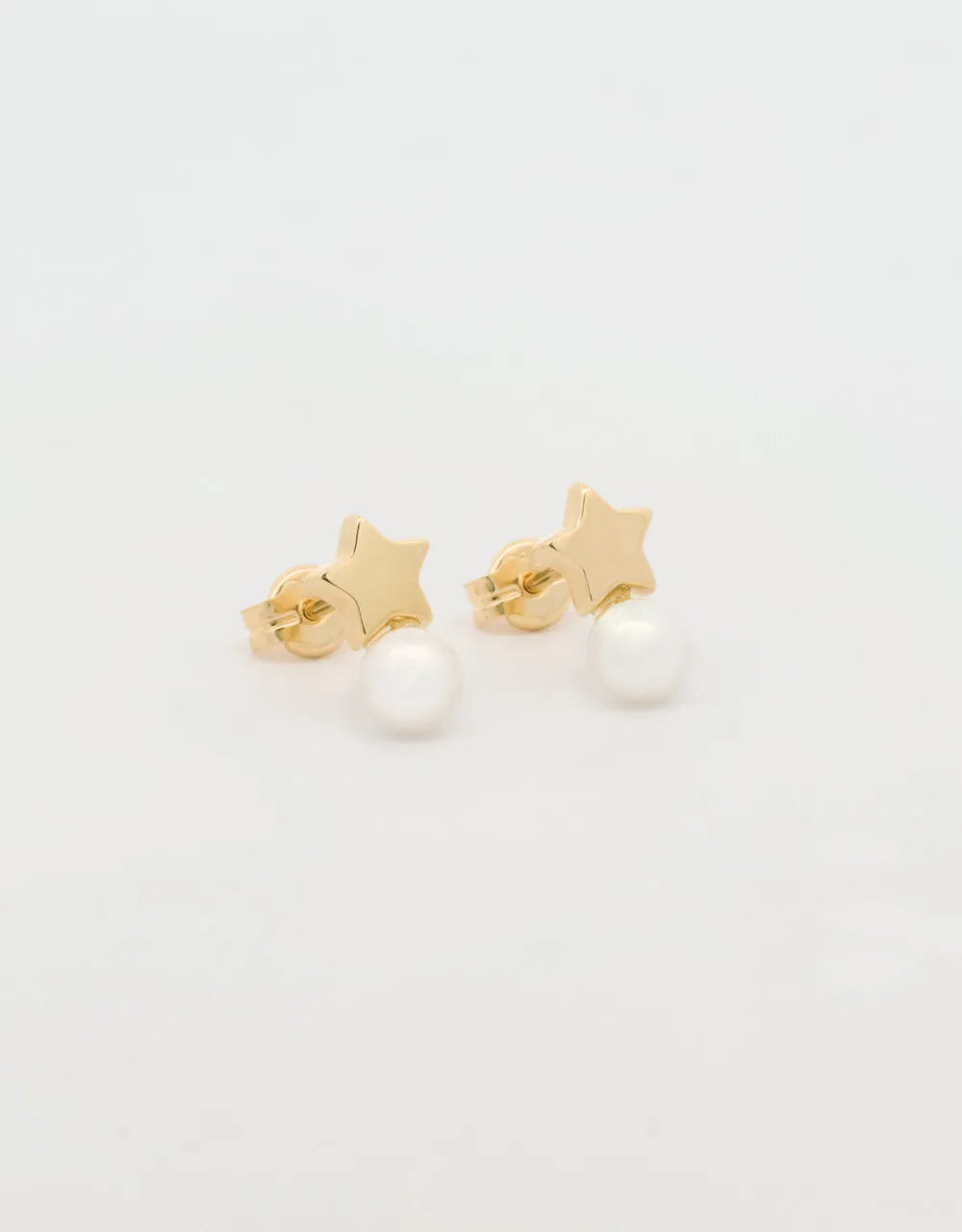 Topos de perla y estrella en oro amarillo de 18k
