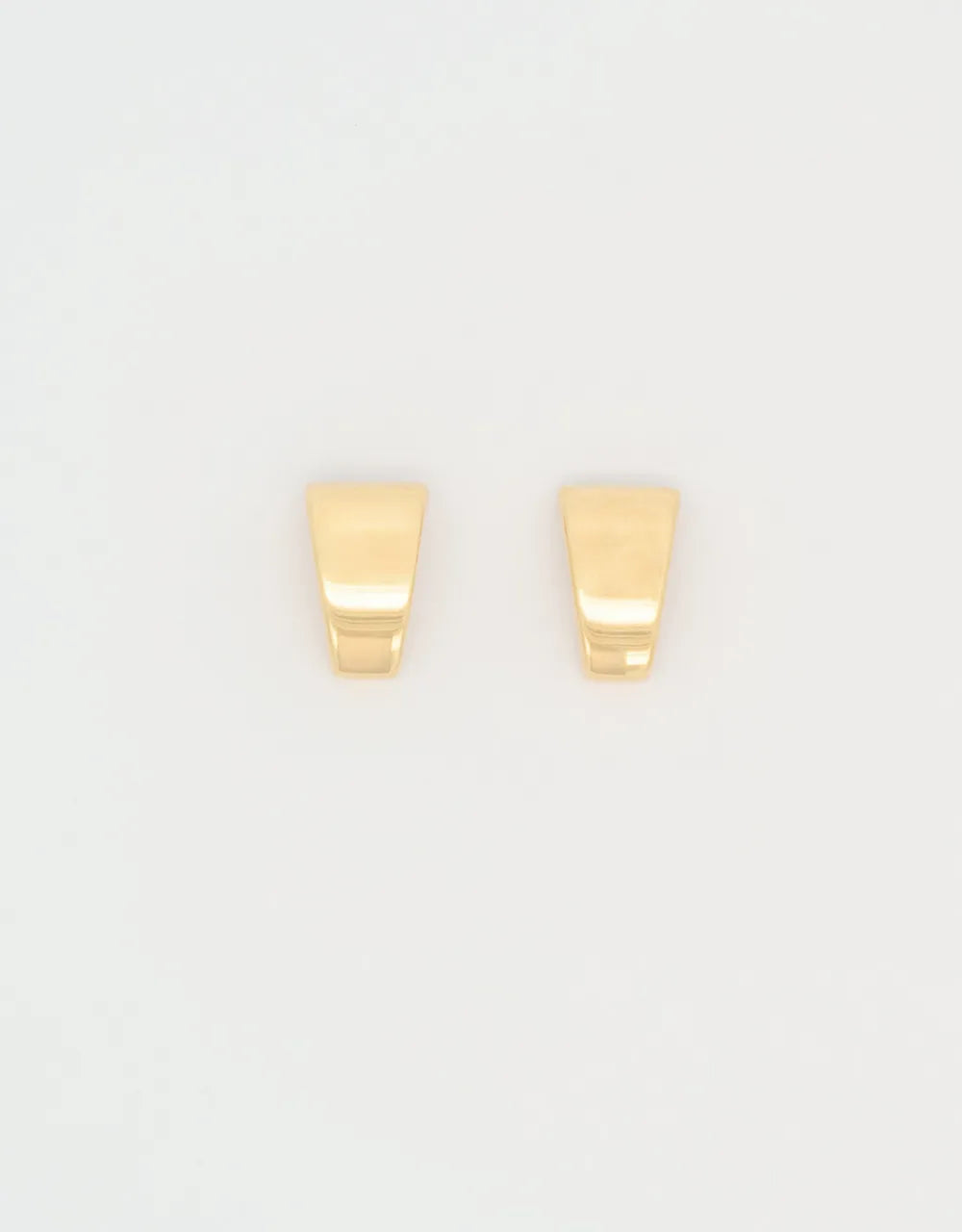 Topos curvos en oro amarillo de 18k
