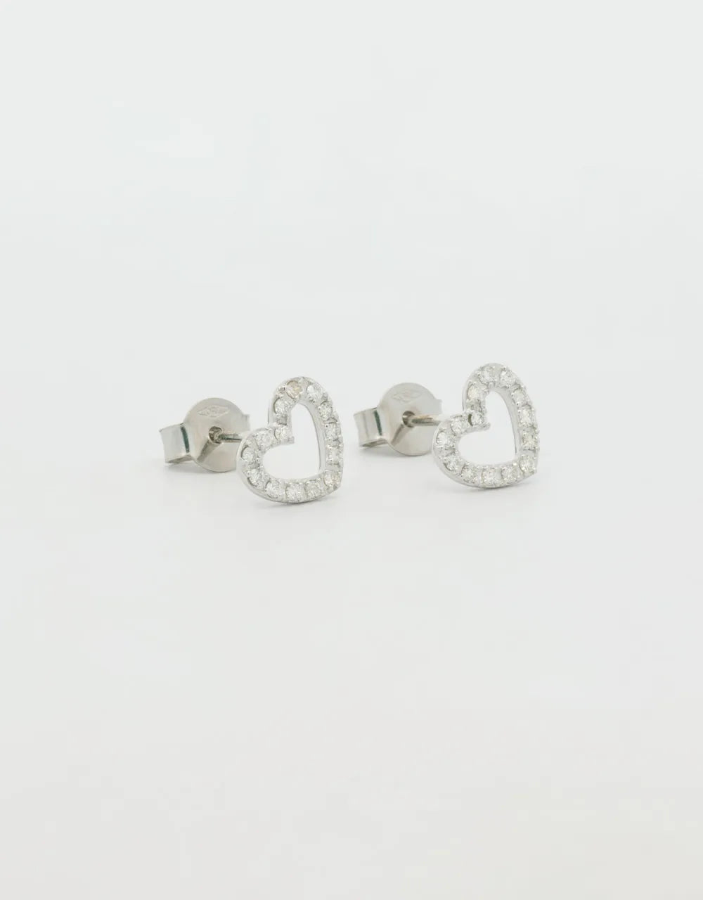 Topos corazón de diamantes 0.20 quilates en oro blanco 18k