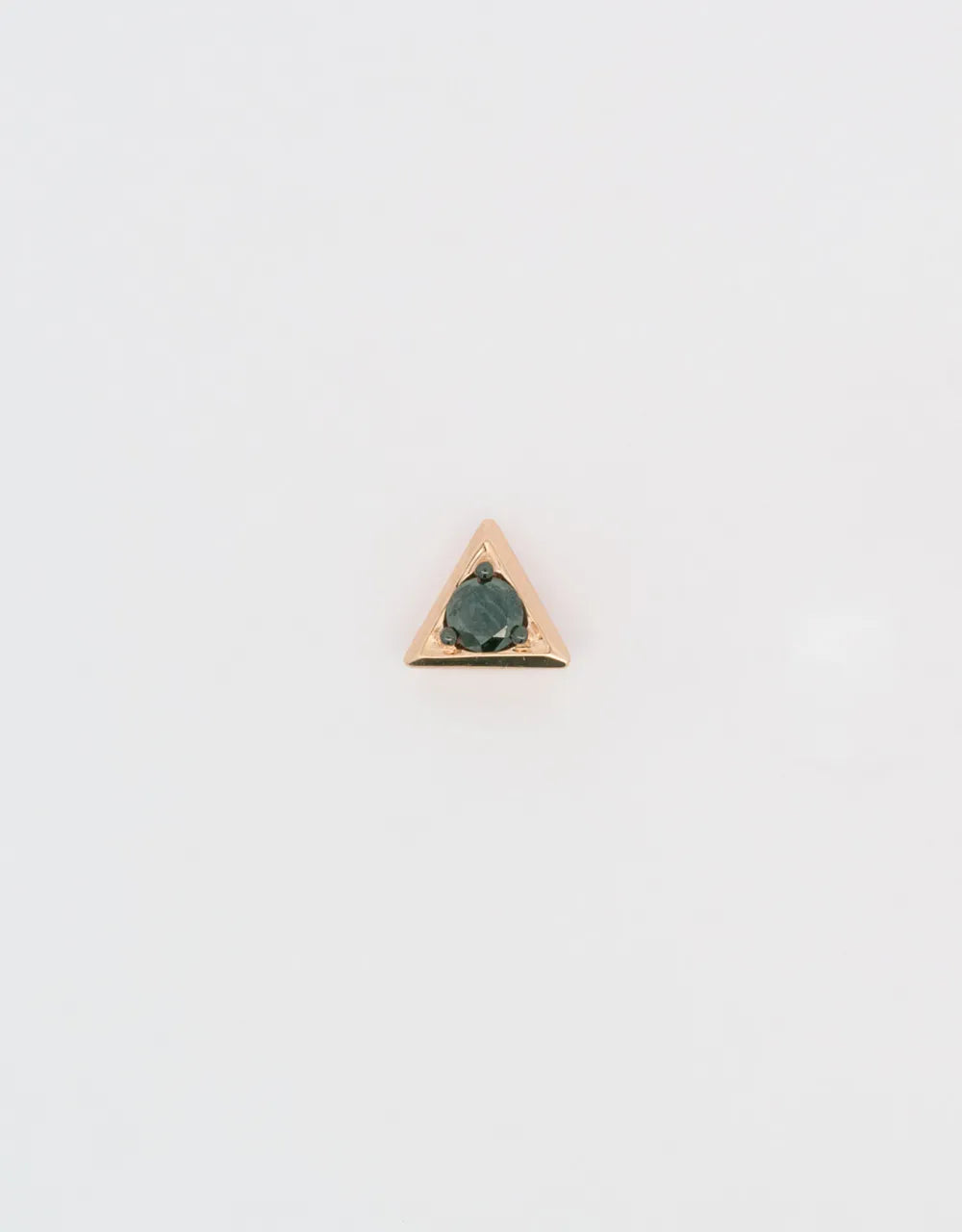 Arete individual en triángulo de diamante negro en oro rojo de 18k