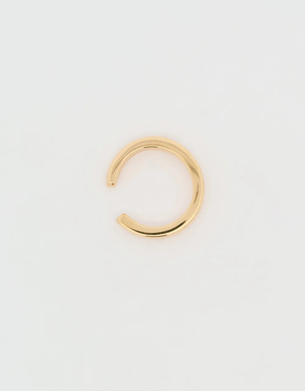 Ear cuff liso en oro amarillo 18k
