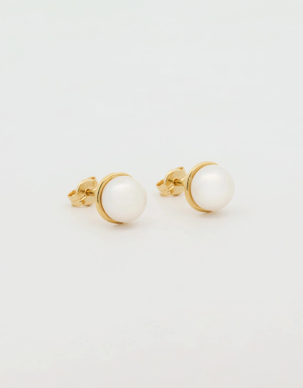 Topos de perla en oro amarillo 18k