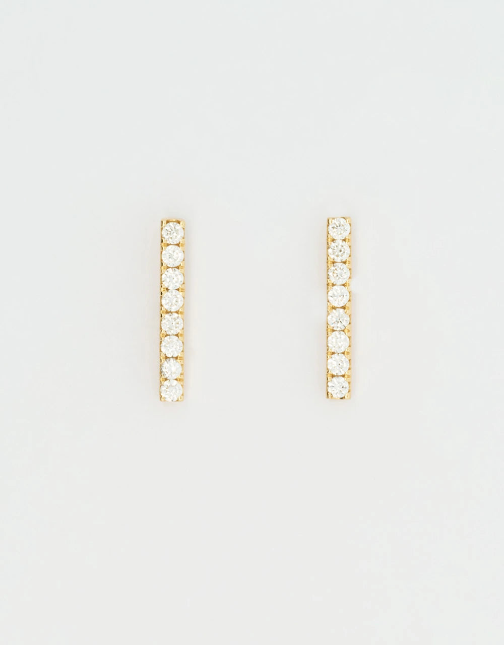 Topos barra de diamantes en oro amarillo de 18k