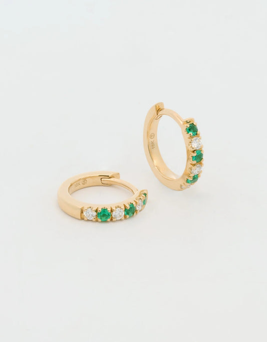 Candongas mini de esmeraldas y diamantes en oro amarillo 18k