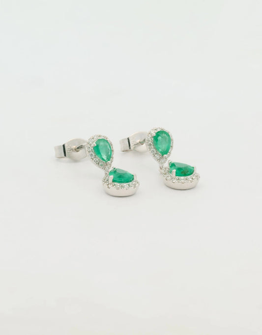 Aretes de esmeralda 0.74 quilates en oro blanco 18k