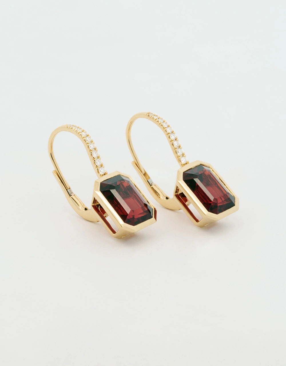 Aretes aretes de diamante garnet y diamantes en oro amarillo 18k