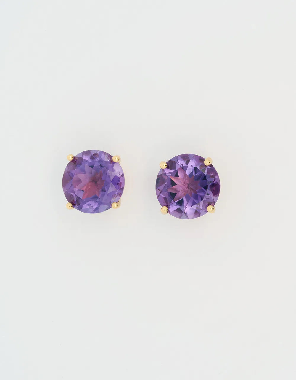 Topos de amatista 6.5 quilates en oro amarillo 18k