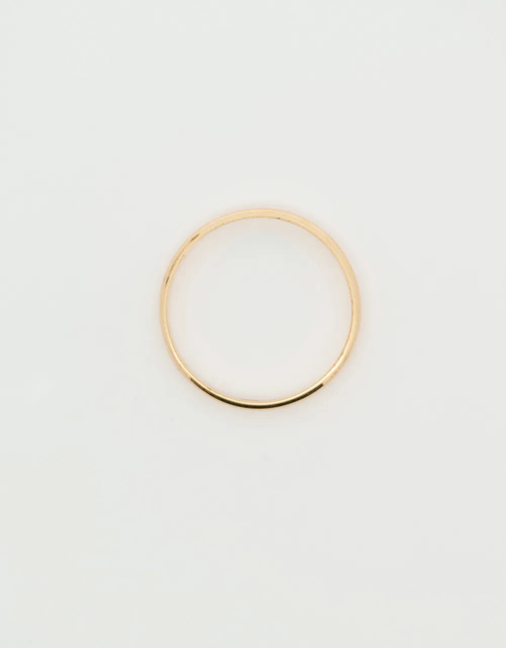 Argolla media caña en oro amarillo 18k