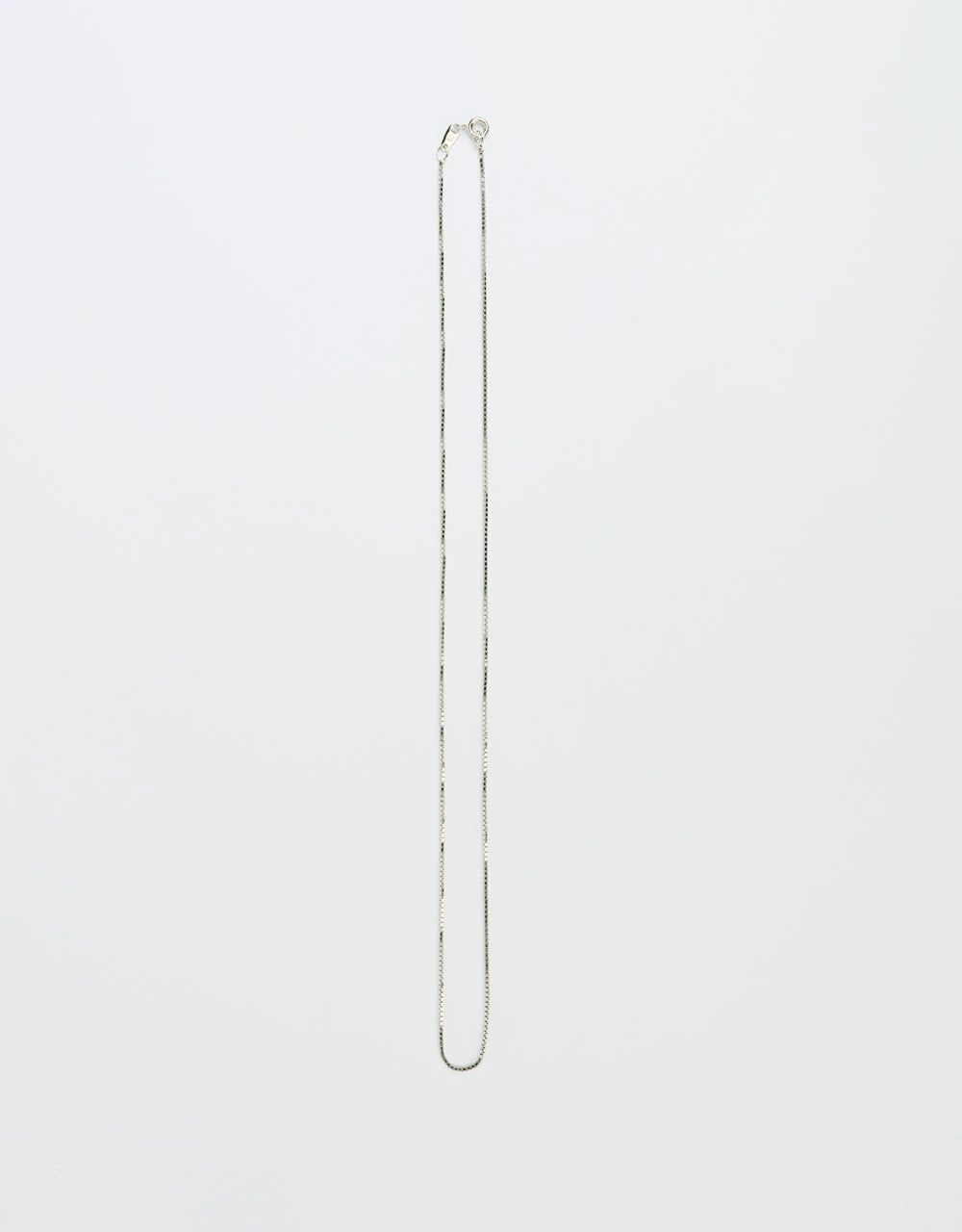 Cadena delgada de 45 cm en oro blanco de 18k