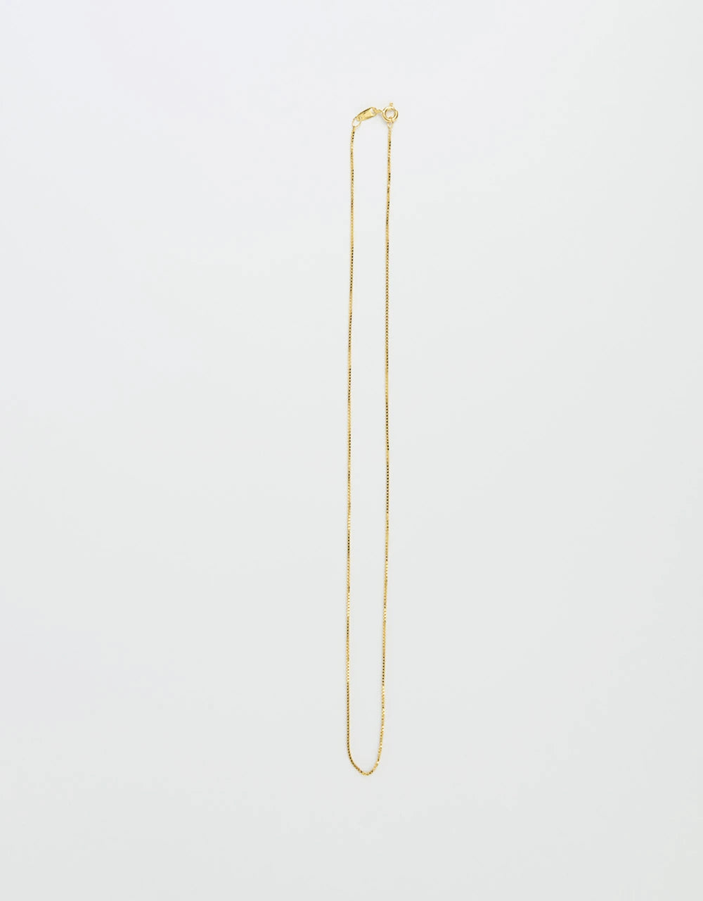 Cadena delgada de 42cm en oro amarillo de 18k