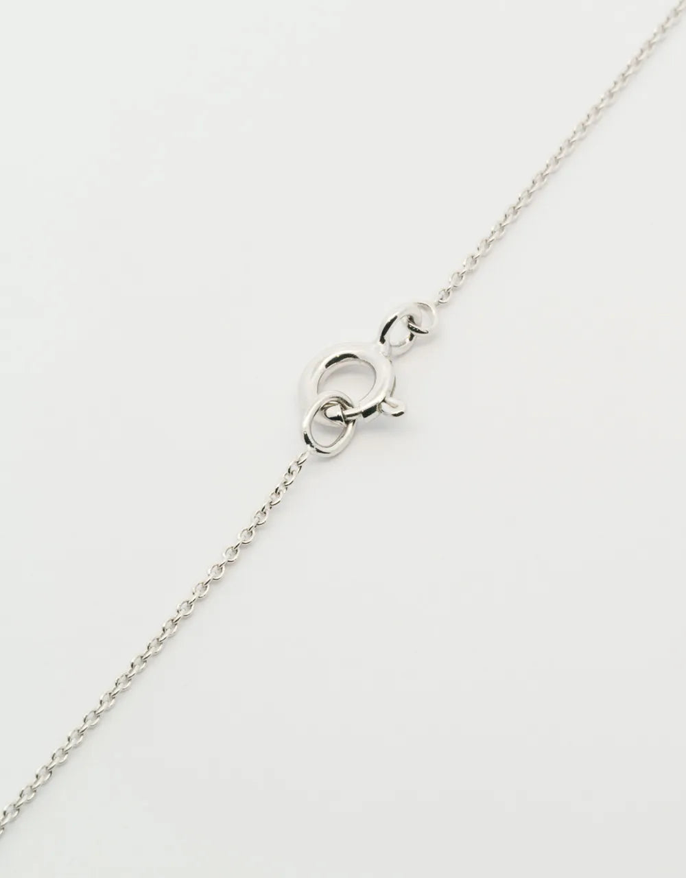 Gargantilla corazón grande de diamantes de 0.22 quilates en oro blanco de 18k