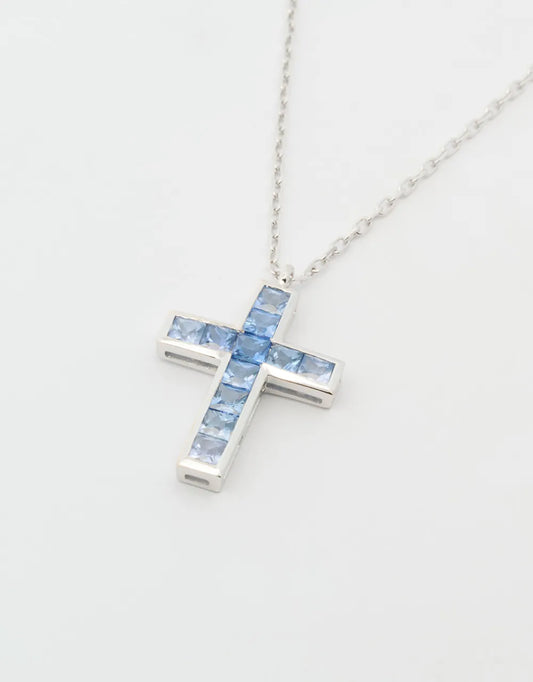 Gargantilla cruz de zafiro en oro blanco de 18k