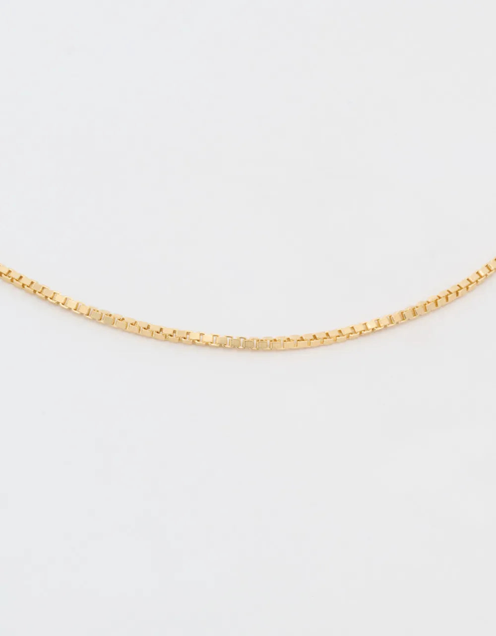 Cadena delgada de 42cm en oro amarillo de 18k