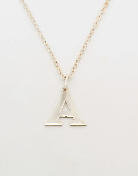 Cadena con letra inicial personalizable en plata 925