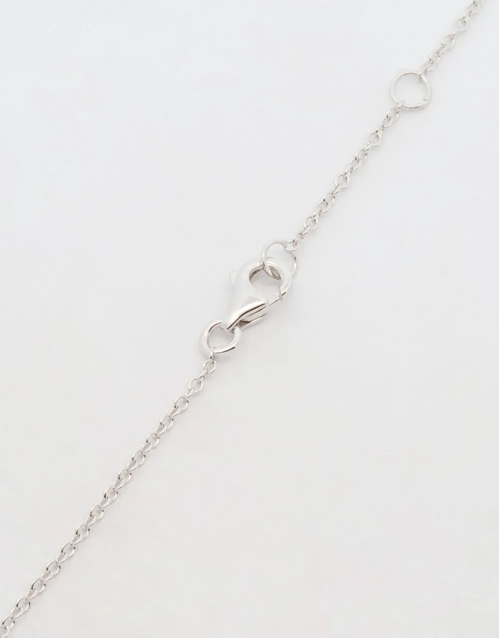 Gargantilla de diamantes de 0.67 quilates oro blanco de 18k