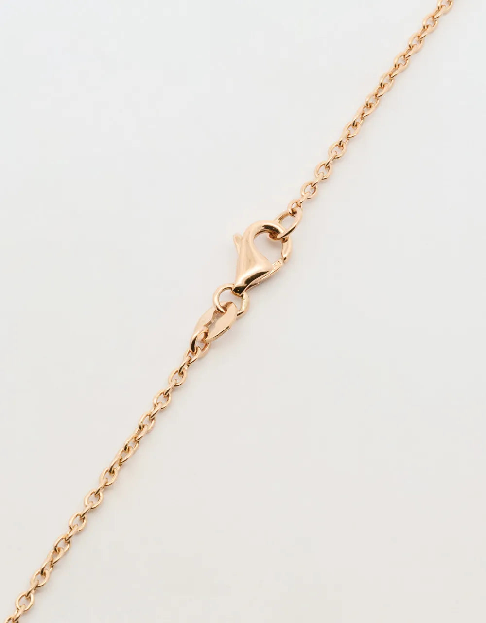 Gargantilla de tres flores de diamantes de 1 quilate en oro rojo 18k