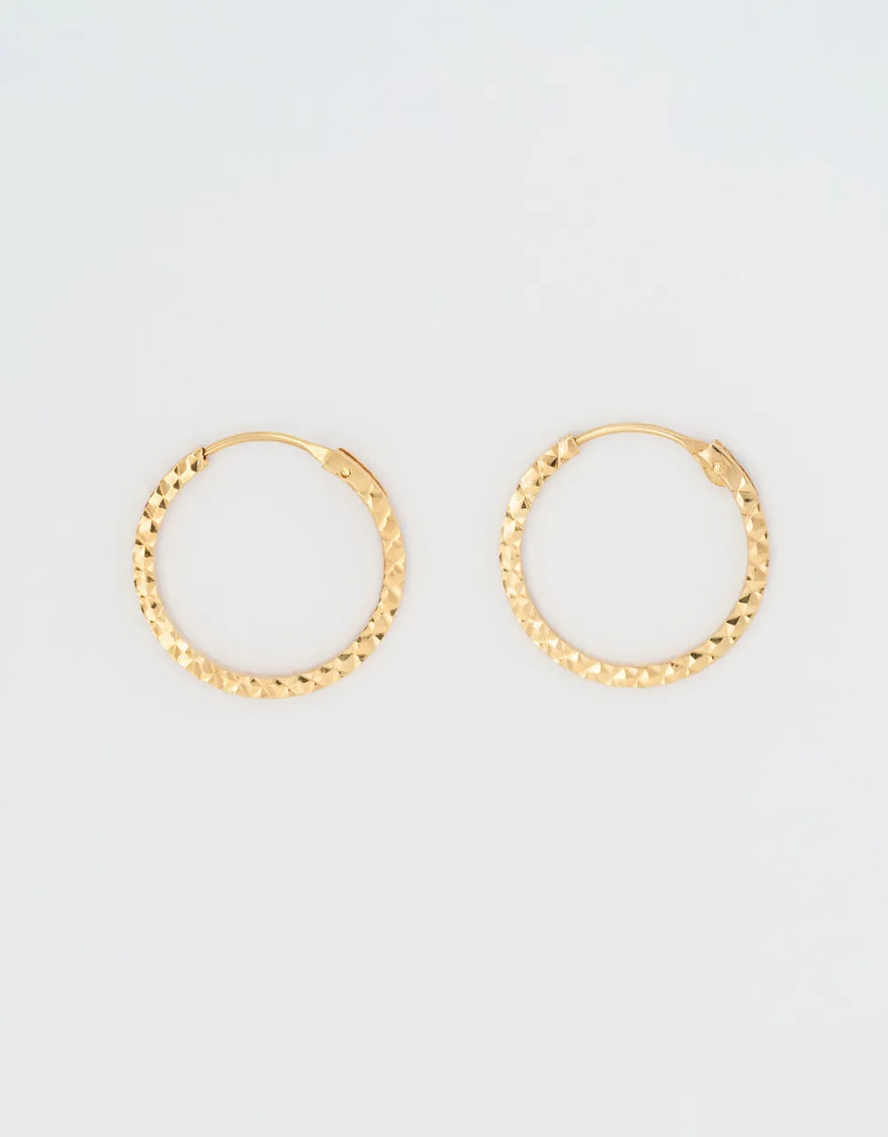Candonga grabada en oro amarillo 14mm