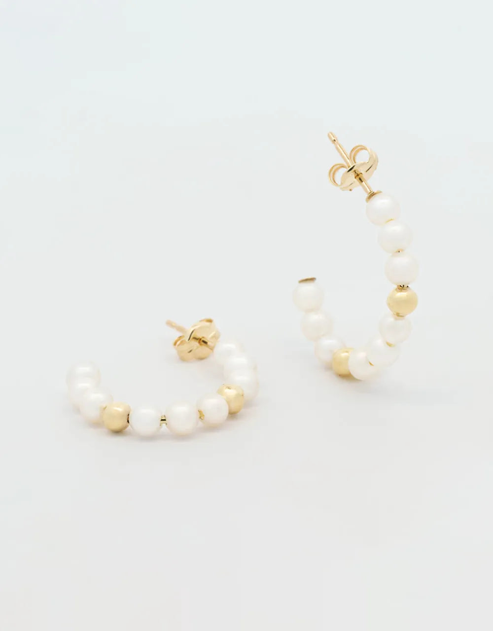 Candonga con perlas 3.5mm en oro amarillo 18k