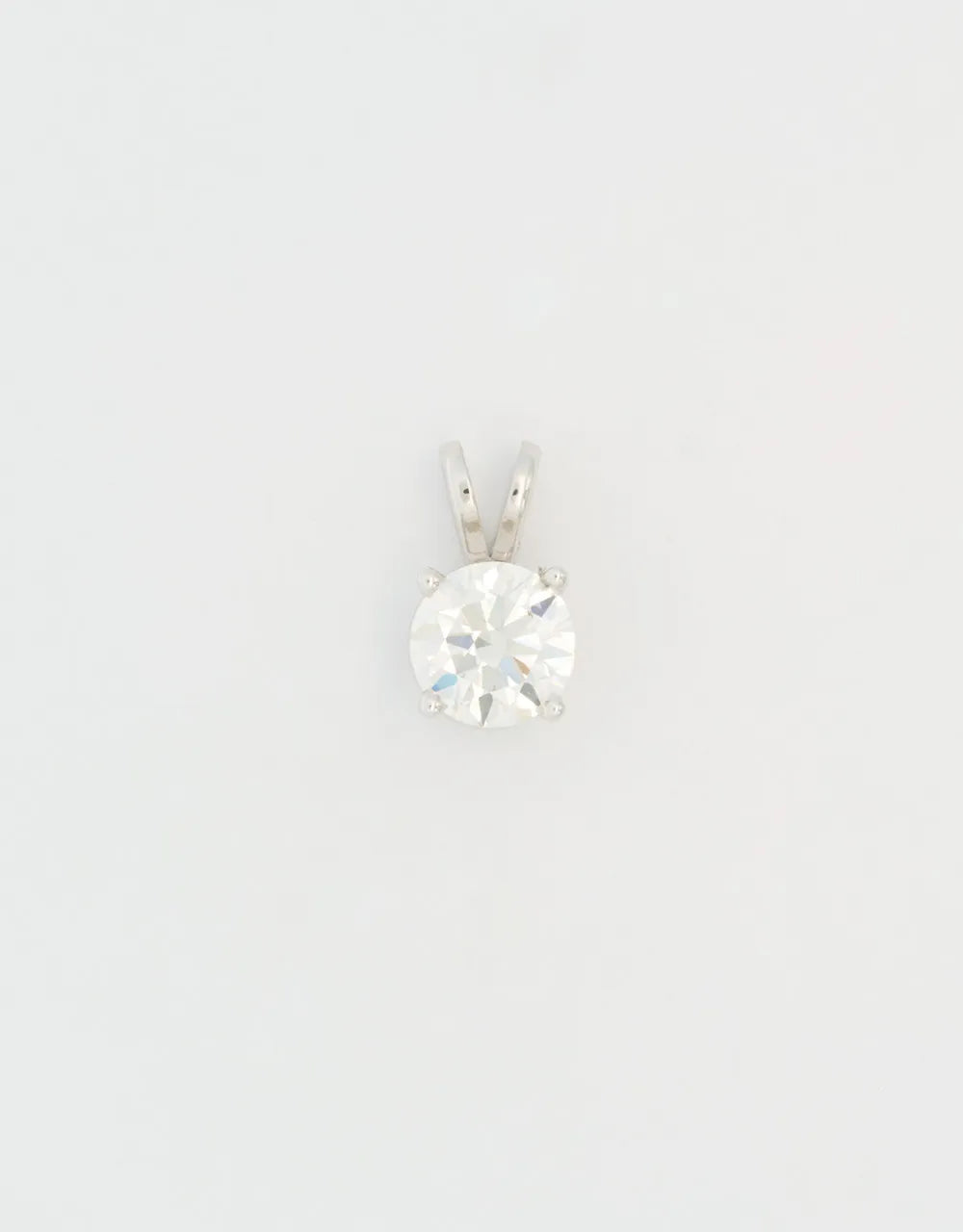 Dije diamante solitario de 1 quilate en oro blanco de 18k